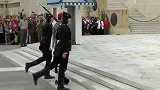 希腊女兵走正步，我基本不笑，可这次真的没忍住