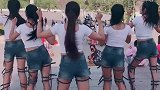 最火广场吃鸡舞，右数第三个小姐姐身材好性感啊