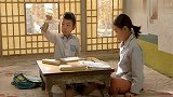 熊孩子让小花替他写作业,不料小花拿出杀手锏,熊孩子立马老实!