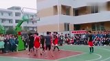 篮球-18年-远离球场暴力!国内高校比赛进攻选手突破下黑手 激怒对手惨遭重拳KO倒地不起-专题
