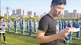 开学军训季，最恨的就是，看到学哥学姐们在操场上无忧无虑的玩