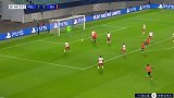 第50分钟伊斯坦布尔球员卡赫维奇射门 - 打偏