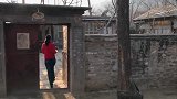 翠兰：下雨天没人收麦子，寡妇看到壮汉太感动，两人终于和好了