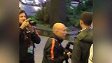 西甲-1617赛季-战斗民族叛变!C罗到场“策反”俄球迷 高冷送拥抱签名-新闻