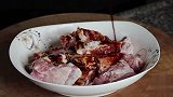土豆排骨这样做头一次见，不放一滴水，肉嫩鲜香，太好吃了