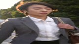老头每天跟踪美女，却什么也不做