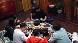 彭昱畅嘴上说着减肥，实际却大口大口的吃面条，陈伟霆都无语了
