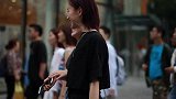 优雅黑裙妹子的微笑，有没有心动的感觉