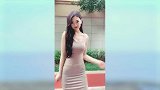 糟糕，是心动的感觉网红妹子穿搭有范，街拍也是很美