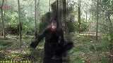 奥特曼真人版：怪兽抓捕人类，迪迦亮出正义之剑消灭怪兽，太棒了