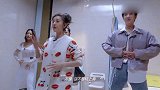 宋祖儿教戚薇王菊瘦身操，祖儿它看上去很搞笑，但是非常有用