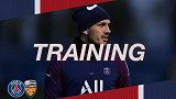 巴黎赛前最后一练：内马尔因伤缺席 姆巴佩率队现身