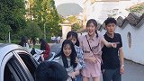 吃饭却不想买单，美女太拼了，哈哈