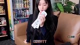 美女，不就是吃你根辣条嘛！