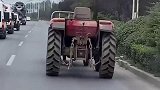 原以为拖拉机还能无人驾驶，看到后面是我肤浅了