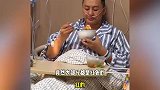 53岁主持人晕厥住院，自曝高烧40度出现幻觉，躺病床上模样憔悴