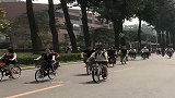 清华大学学霸们下课了，看到眼前这一幕，真后悔当初没好好学习！
