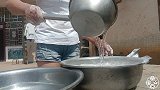 今天滇妹子用手工制作肉包子，香辣爽口不油腻，还是儿时的味道哦