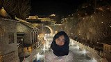 孙莉带多妹黄少艾周末度假母女俩长城上自拍好温馨