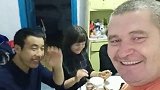 全家聚齐了一家人欢聚一堂 农村生活
