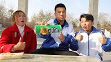 立纸筒挑战赛，阿宝巧用物理知识轻松做到，大家能学会吗？