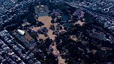 航拍东京，城建很漂亮，留住城市的一片公园绿地