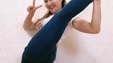 自信美女表演绝活，高抬腿才艺表演了不得，太厉害了！