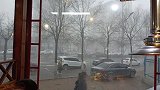这大雪下一小天啊！真吓人啊！