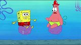 海绵宝宝：海绵宝宝和派大星下海，却都不会游泳，咋不带救生圈