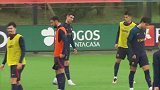 葡萄牙队进行首次公开训练 C罗和B费一同参加训练