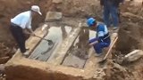 广西高速施工发现清末古墓 棺椁完好初判为夫妻合葬