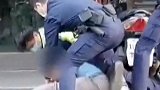 中国台湾：男子误以为自己彩票中奖 兑奖不成竟然持刀抢劫
