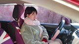 美女找二货借车去相亲，没想一上车就被导航占便宜，过程太逗了