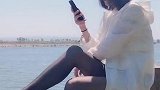 到了夏日出门黑丝不可缺少，装饰美腿之余还能防止晒黑