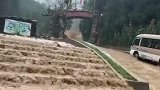 四川芦山暴雨冲毁堤坝古镇有倒灌危险 已有200人被转移安置
