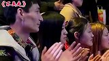 单亲爸爸带女儿登台，女声真情演绎《不要走》希望妻子能回头