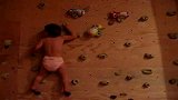 超萌宝宝-20120410-22个月婴儿穿尿布攀岩