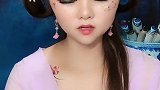 农村小姐姐自制的彩色冰块，吃着很过瘾，馋人啊