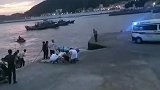 台风天海边拍婚纱照致2死1失联 新郎被救时紧抱新娘