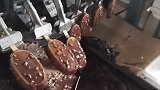 原来雪糕脆皮是这样做出来的
