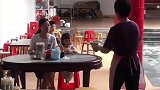 阿姨亲手包的云吞，吃起来太香了