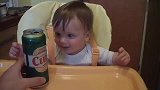 [搞笑]喜歡啤酒的嬰兒