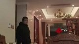 女生放假回家没通知家人，一家人惊讶不已