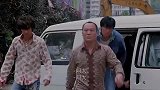 古惑仔打群架之前，要戴白手套区分敌我，以防打到自己人