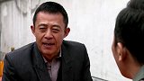 大叔来小摊寻人，万万没想到大叔的一句话，把老板的筷子吓掉了