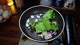 芥菜怎么炒好吃，简单又好吃的芥菜炒海带结，清爽开胃