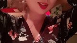 拥挤人群里哪一个是你