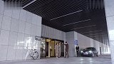 帅哥和大叔二人谈事,美女让帅哥别乱用典故,这简直也太搞笑了