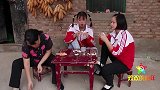 短剧：姐妹吃饭浪费粮食，妈妈带俩人下地干活体验粮食来之不易！