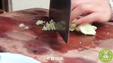 试试剁椒鱼头这种做法，色香味俱全，百吃不腻